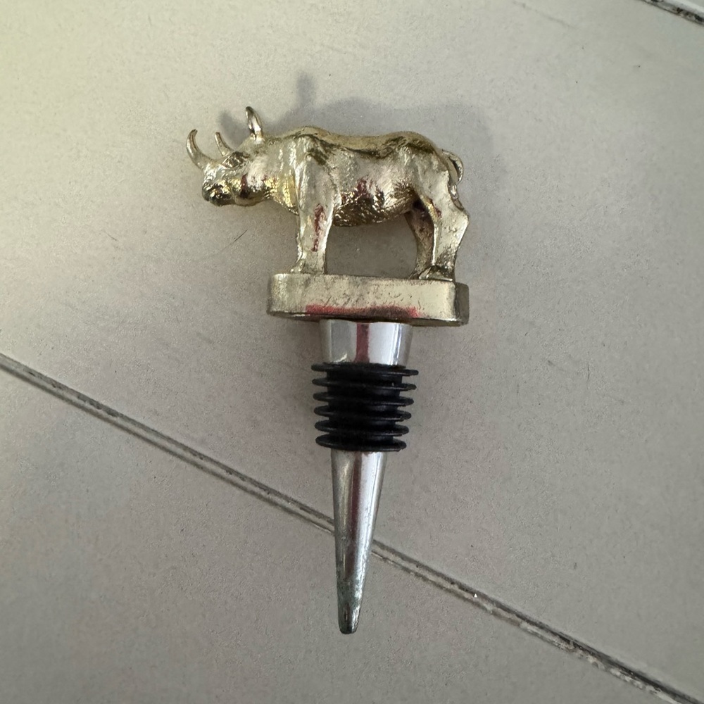 C. Wonder Gold Rhino Wine Bottle Stopper